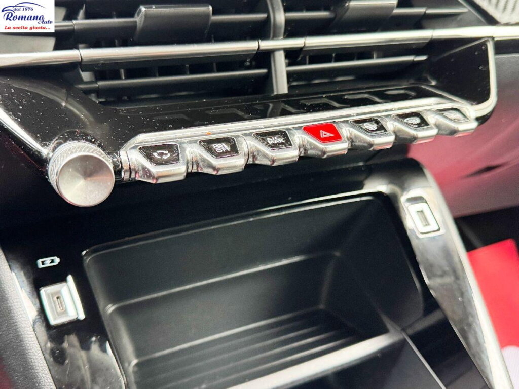 PEUGEOT - 2008 -  BlueHDi 110 Active#NAVIGATORE!