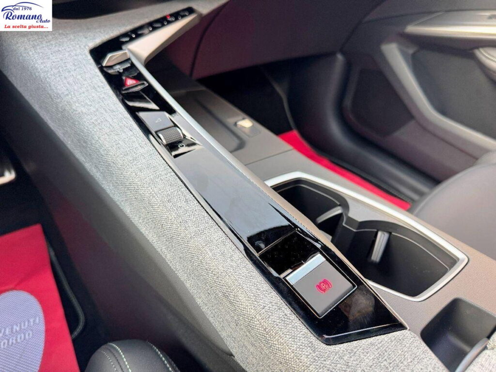 NEW PEUGEOT - 3008  1.2 hybrid GT 136cv e-dcs6#TETTO APRIBILE!