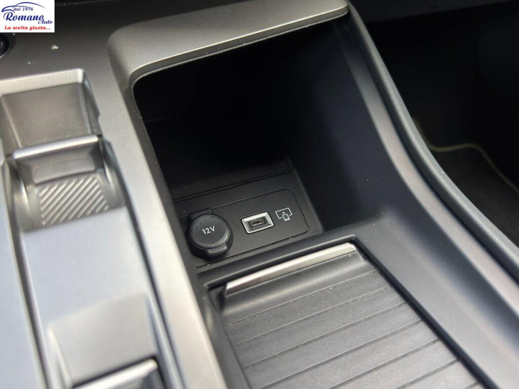 NEW 408 Hybrid 136 e-DCS6 GT