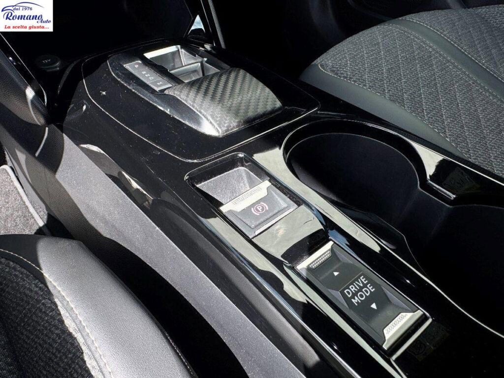 NEW PEUGEOT - 2008  1.5 bluehdi Allure 130 eat8#RETROCAMERA!