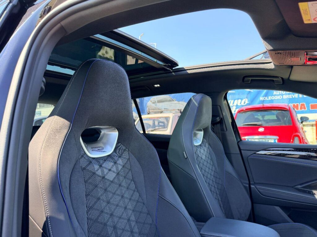 NEW VOLKSWAGEN - Tiguan  2.0 tdi R-Line 150cv dsg#FARI LED MATRIX!