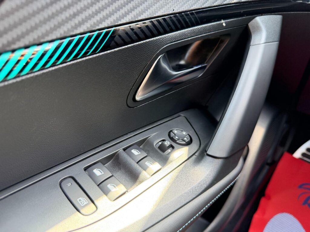 PEUGEOT - 2008  1.5 bluehdi Allure Pack 130cv eat8#VIRTUAL COCKPIT!