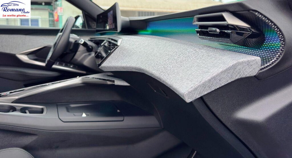 NEW PEUGEOT - 3008  1.2 hybrid GT 136cv e-dcs6