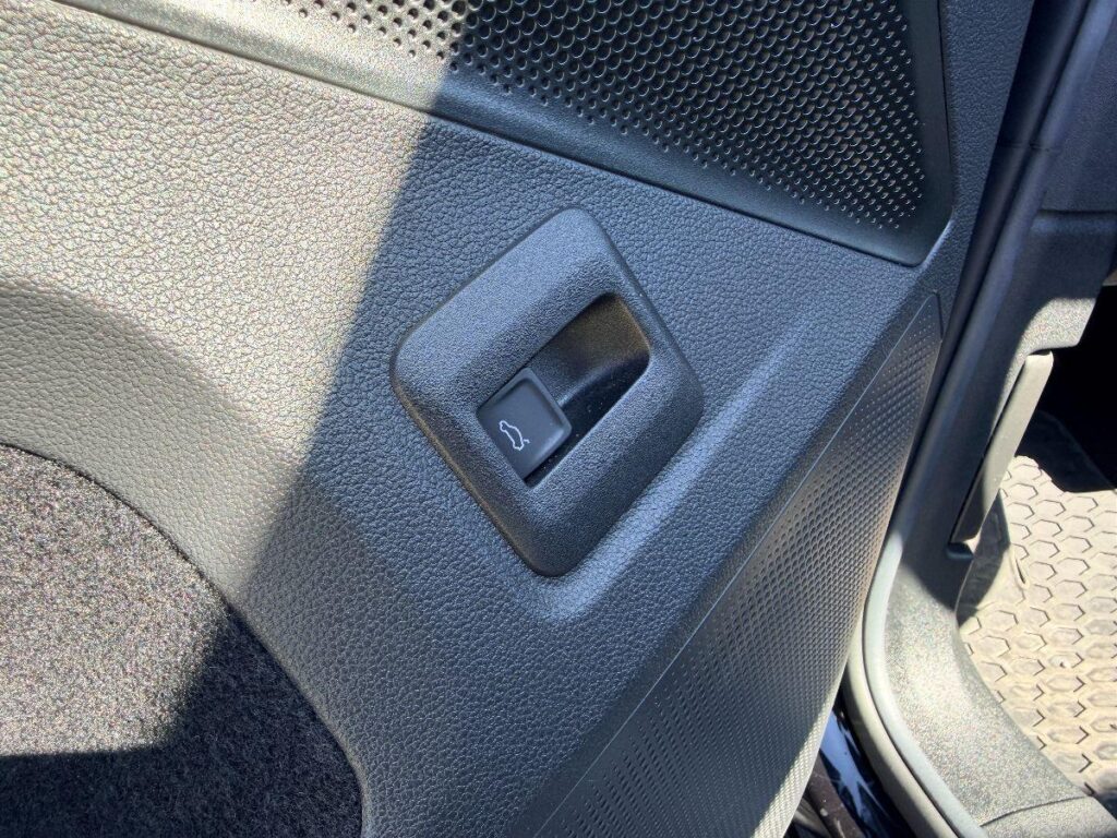 NEW VOLKSWAGEN - Tiguan  2.0 tdi R-Line 150cv dsg#FARI LED MATRIX!