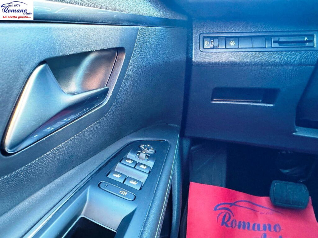 PEUGEOT - 5008  1.5 bluehdi Allure Pack 130cv eat8#7 POSTI!