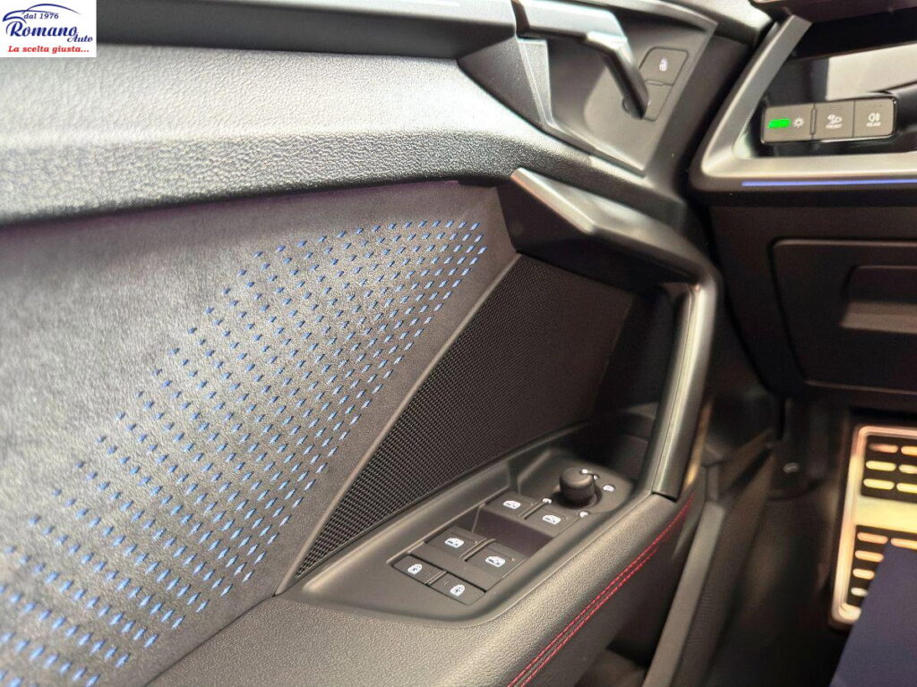 NEW Audi RS3 MY25 TFSI 400CV quattro S tronic#SEDILE A GUSCIO!