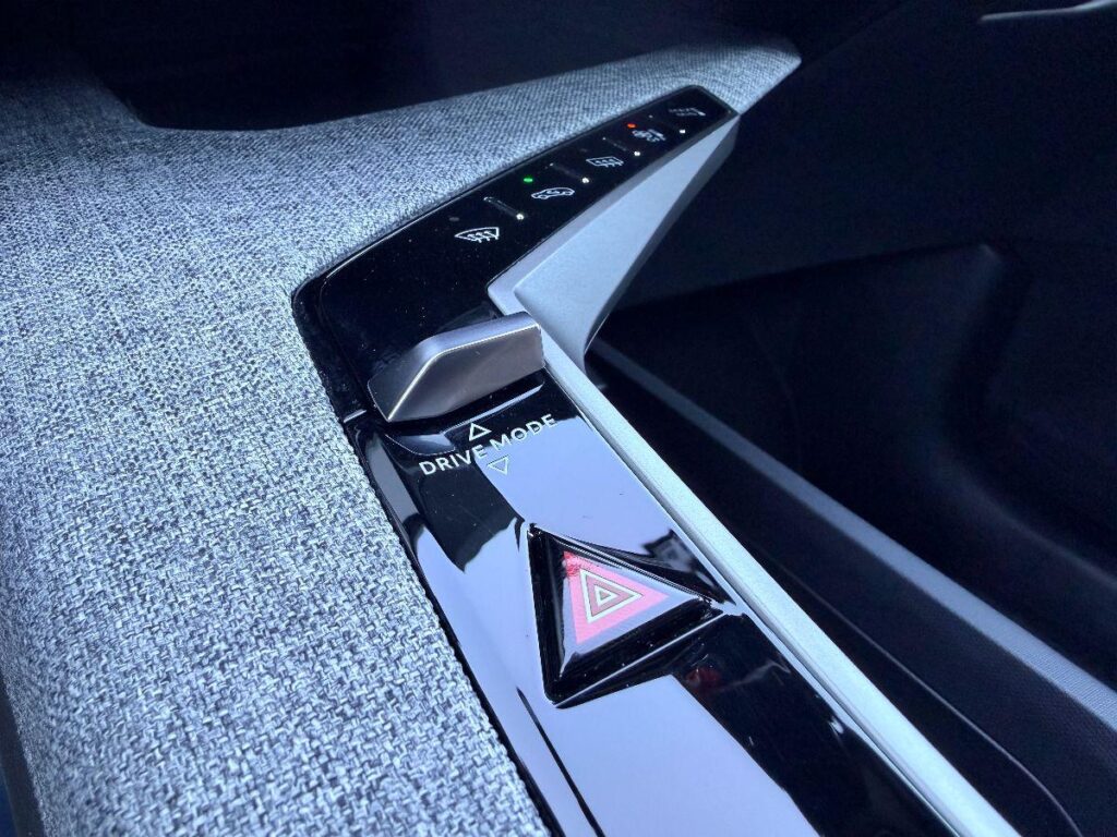 NEW PEUGEOT - 3008  1.2 hybrid Allure 136cv e-dcs6