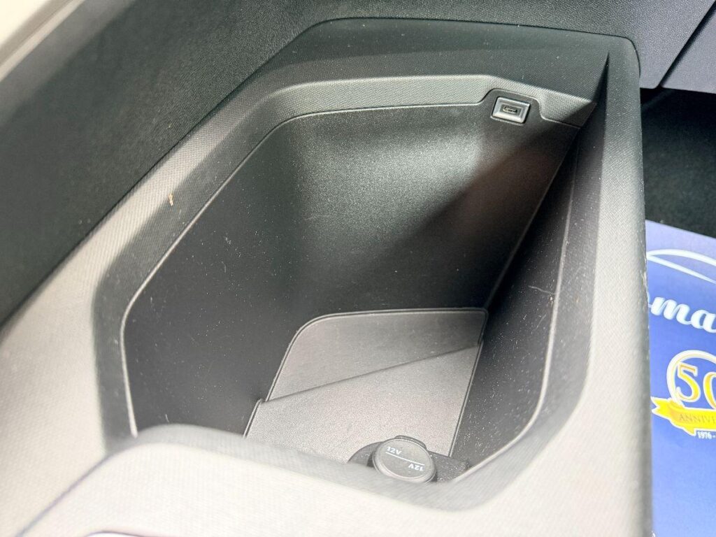 NEW PEUGEOT - 3008  1.2 hybrid Allure 136cv e-dcs6