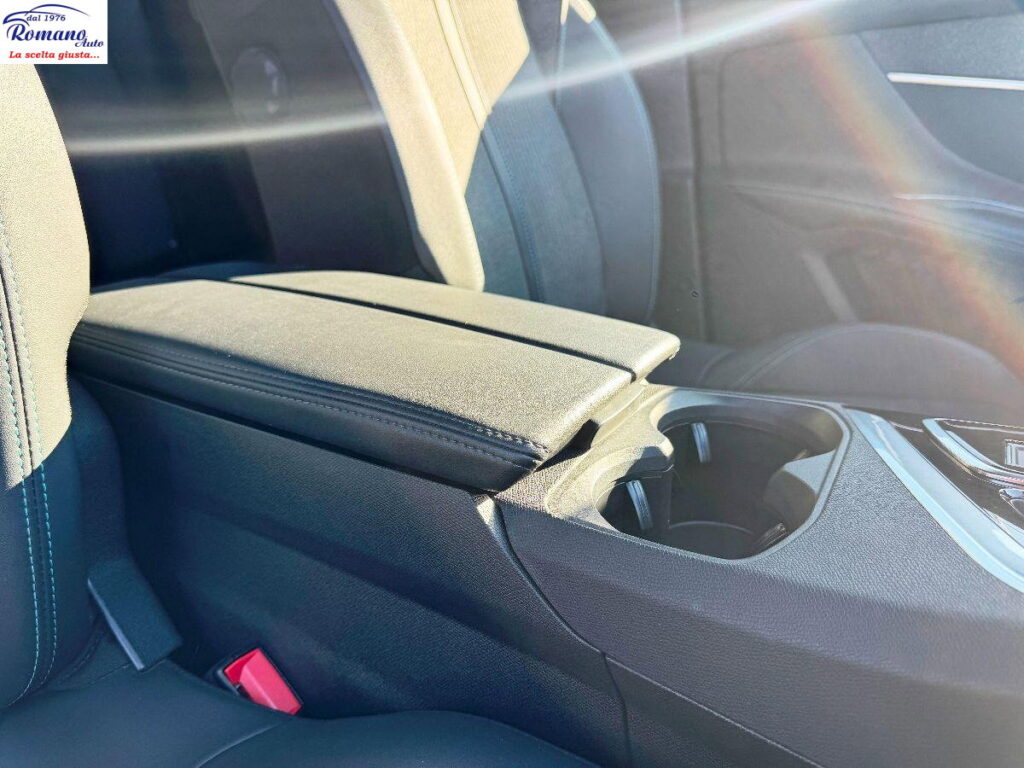 PEUGEOT - 5008  1.5 bluehdi Allure Pack 130cv eat8#7 POSTI!