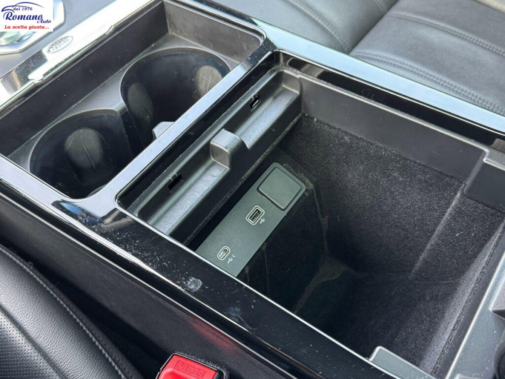 Evoque 2.0d i4 mhev R-Dynamic SE awd 204cv auto#TETTO PANORAMICO!