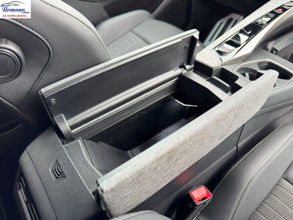 NEW PEUGEOT - 3008  1.2 hybrid GT 136cv e-dcs6