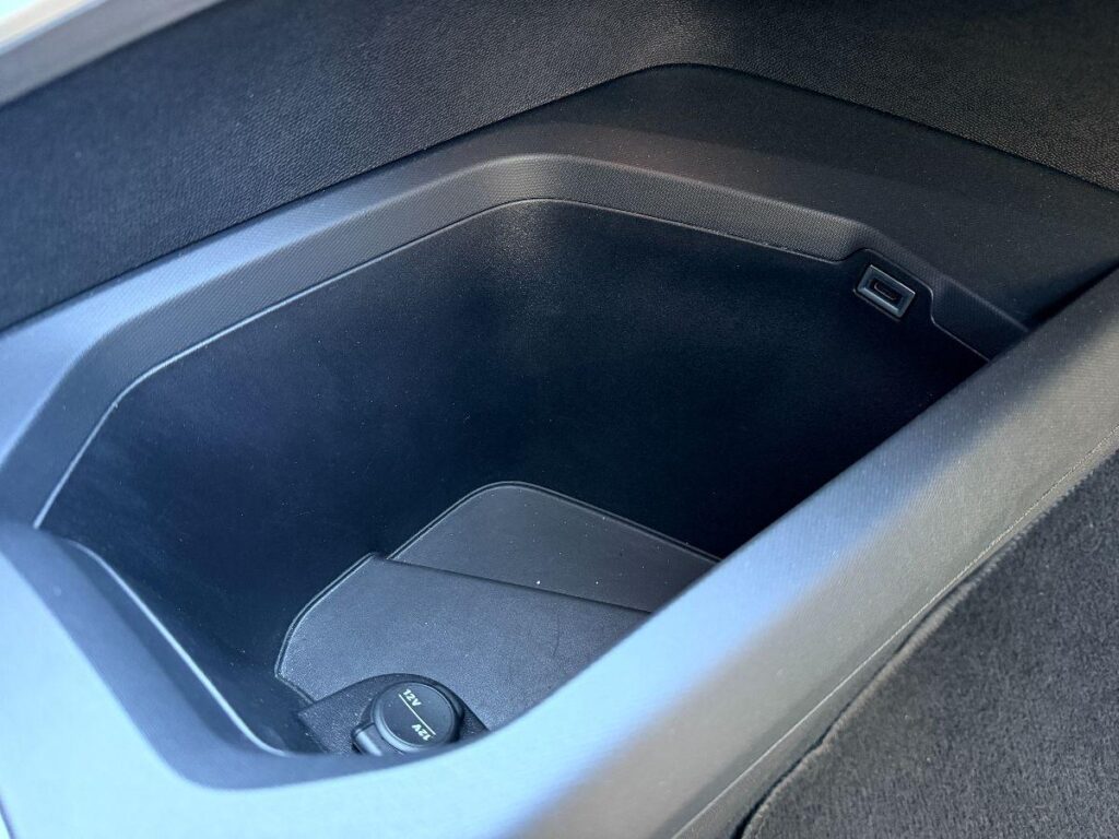 NEW PEUGEOT - 3008  1.2 hybrid Allure 136cv e-dcs6