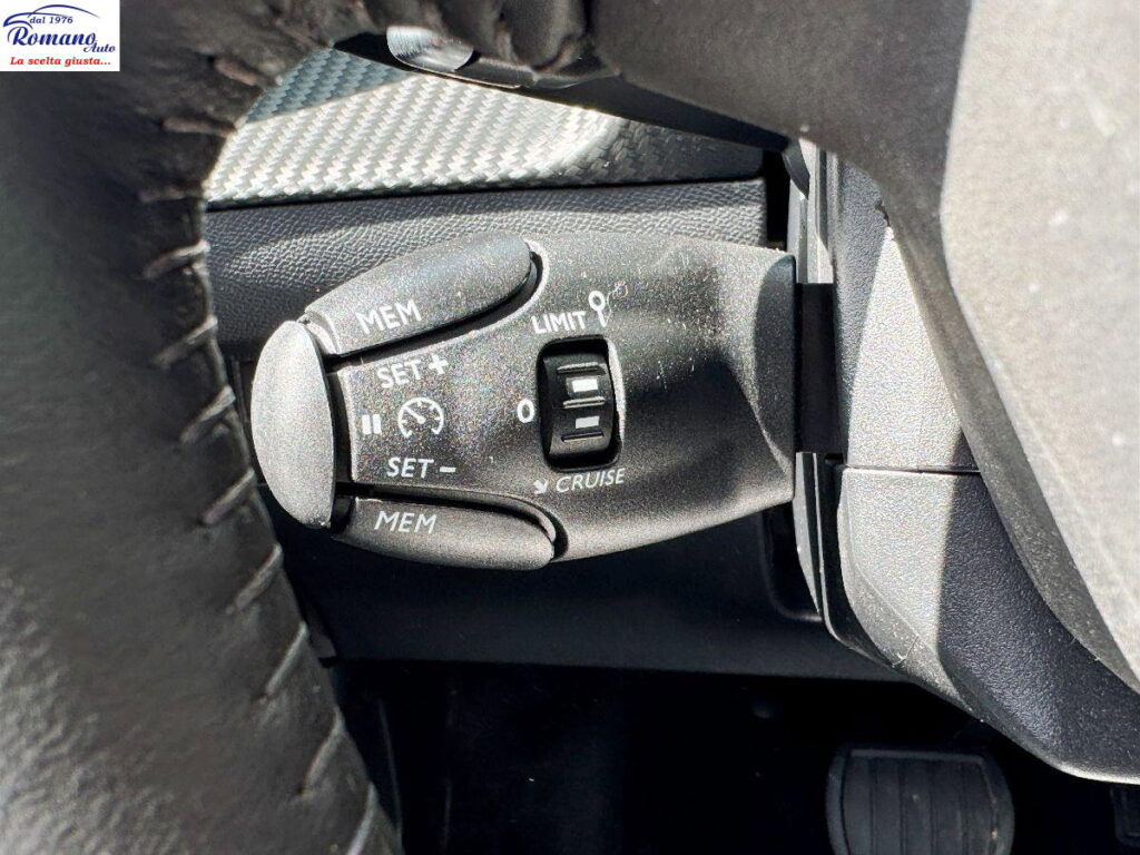 NEW PEUGEOT - 2008  1.5 bluehdi Allure 130 eat8#RETROCAMERA!