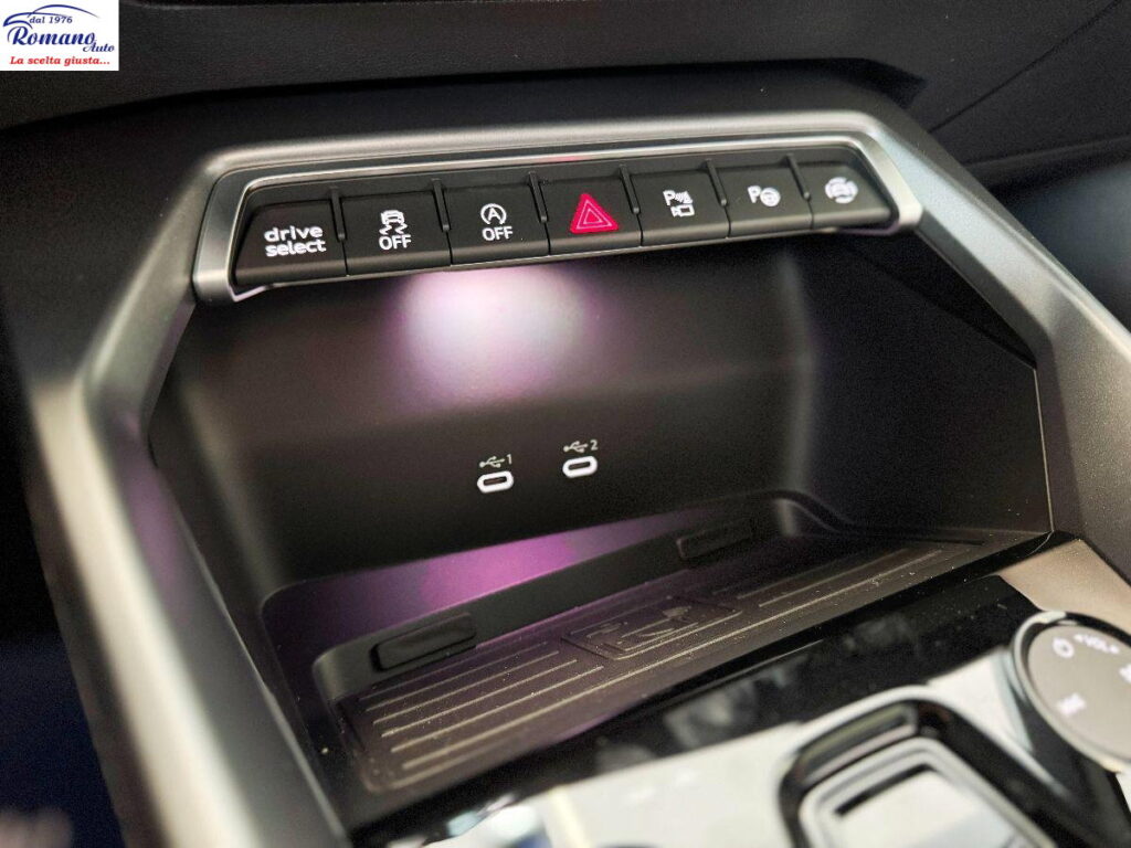 NEW Audi RS3 MY25 TFSI 400CV quattro S tronic#SEDILE A GUSCIO!