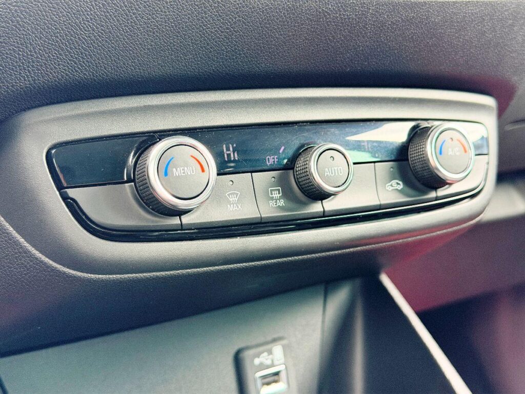 OPEL - Crossland - 1.2 T. 12V 110 CV  Elegance#RETROCAMERA!