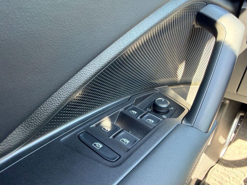 NEW VOLKSWAGEN - Tiguan  2.0 tdi R-Line 150cv dsg#FARI LED MATRIX!