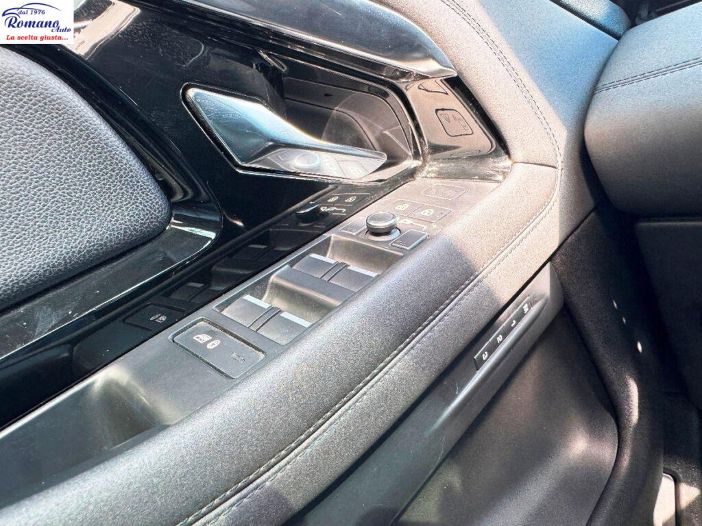 LAND ROVER - Range Rover Evoque 2.0D I4 204 CV AWD Auto R-D.SE#TETTO APRIBILE!