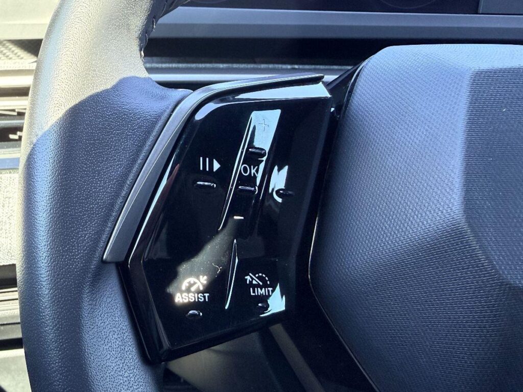 NEW PEUGEOT - 3008  1.2 hybrid Allure 136cv e-dcs6