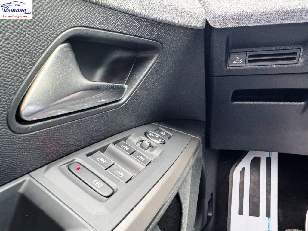 NEW PEUGEOT - 3008  1.2 hybrid GT 136cv e-dcs6