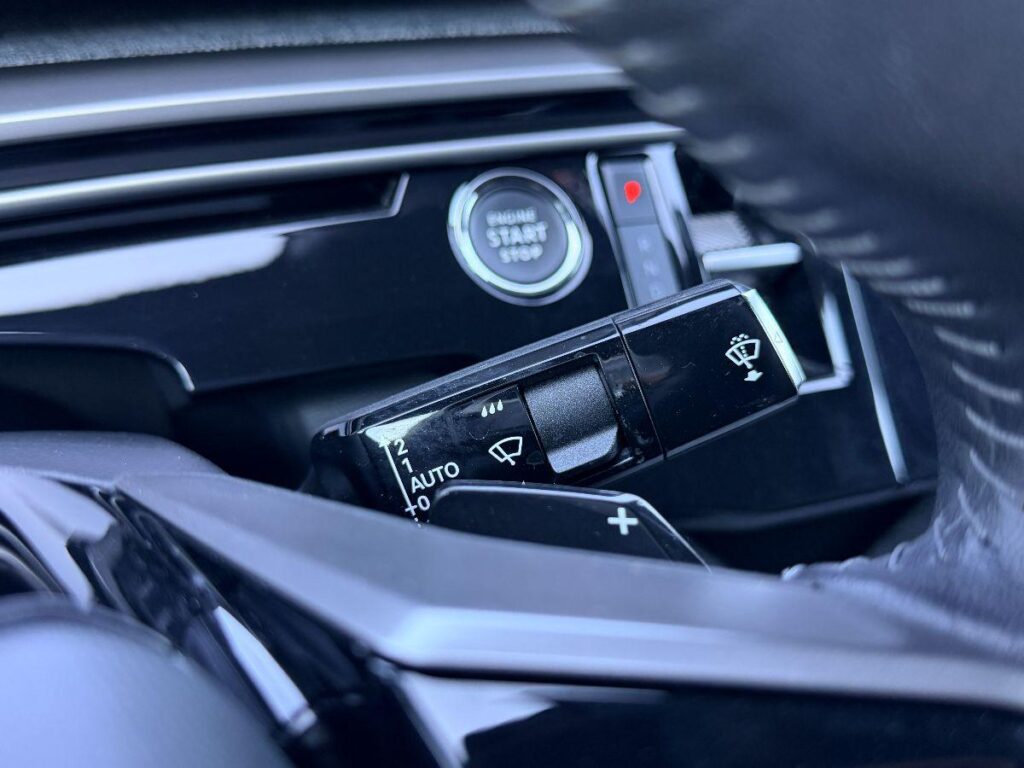 NEW PEUGEOT - 3008  1.2 hybrid Allure 136cv e-dcs6