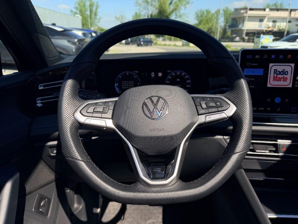 NEW VOLKSWAGEN - Tiguan  2.0 tdi R-Line 150cv dsg#FARI LED MATRIX!