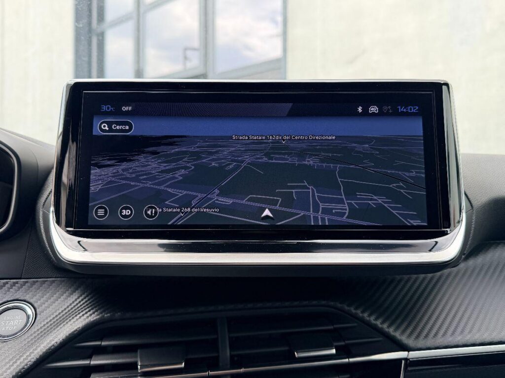 Peugeot 2008 Hybrid 136 e-DCS6 Allure#RETROCAMERA!