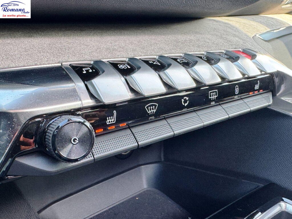 PEUGEOT - 3008  1.5 bluehdi GT Pack 130cv eat8#TETTO APRIBILE!