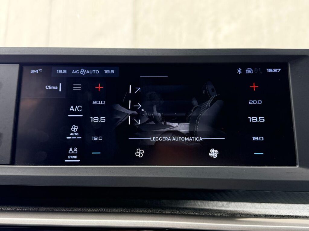 NEW PEUGEOT - 3008  1.2 hybrid Allure 136cv e-dcs6