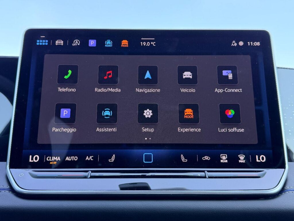 NEW VOLKSWAGEN - Tiguan  2.0 tdi R-Line 150cv dsg#FARI LED MATRIX!