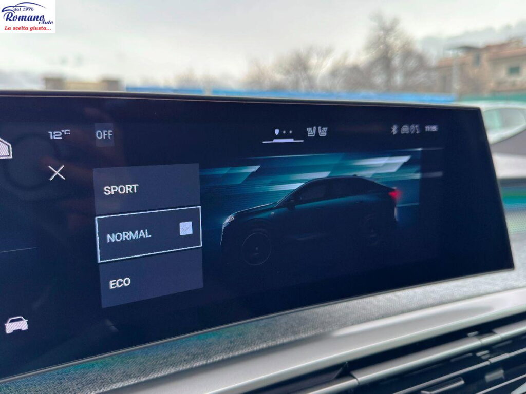 NEW PEUGEOT - 3008  1.2 hybrid GT 136cv e-dcs6