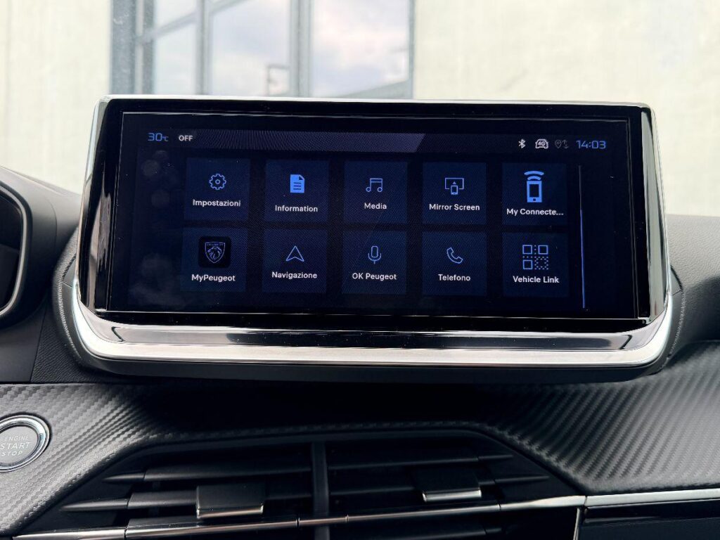 Peugeot 2008 Hybrid 136 e-DCS6 Allure#RETROCAMERA!