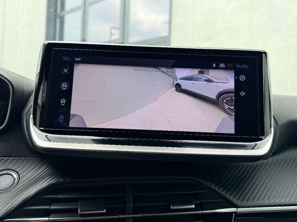 Peugeot 2008 Hybrid 136 e-DCS6 Allure#RETROCAMERA!