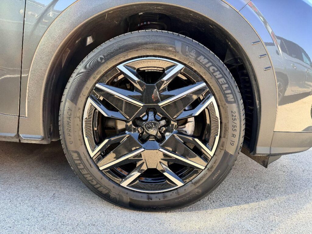 NEW PEUGEOT - 3008  1.2 hybrid Allure 136cv e-dcs6