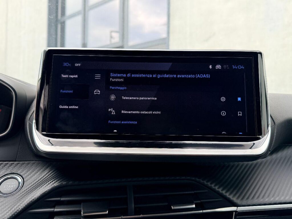 Peugeot 2008 Hybrid 136 e-DCS6 Allure#RETROCAMERA!