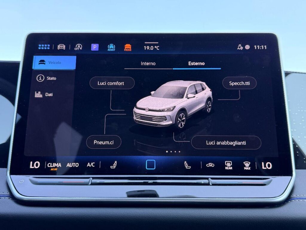 NEW VOLKSWAGEN - Tiguan  2.0 tdi R-Line 150cv dsg#FARI LED MATRIX!