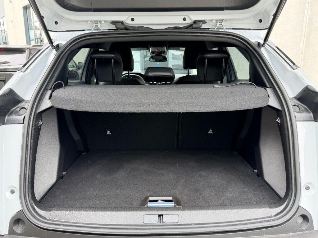 Peugeot 2008 Hybrid 136 e-DCS6 Allure#RETROCAMERA!