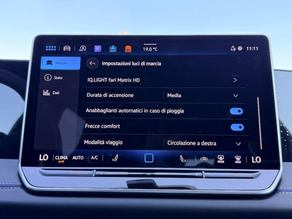 NEW VOLKSWAGEN - Tiguan  2.0 tdi R-Line 150cv dsg#FARI LED MATRIX!